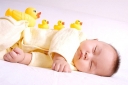 Chăm sóc bé 4 tháng tuổi